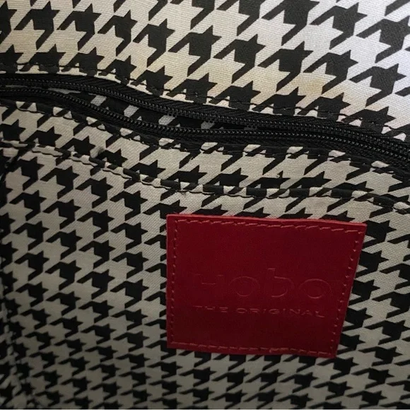 Red Leather Bag - Picture 8 of 12